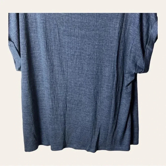 BELLEโ SHORT SLEEVE TOP BLUE IN COLOR SIZE LARGE - Picture 9 of 9